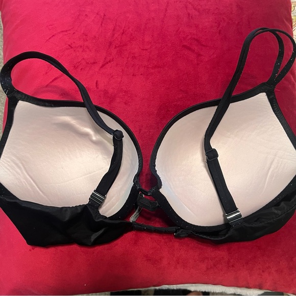 Victoria's Secret Black and White Bra Set with Jewel Detail - Picture 10 of 10